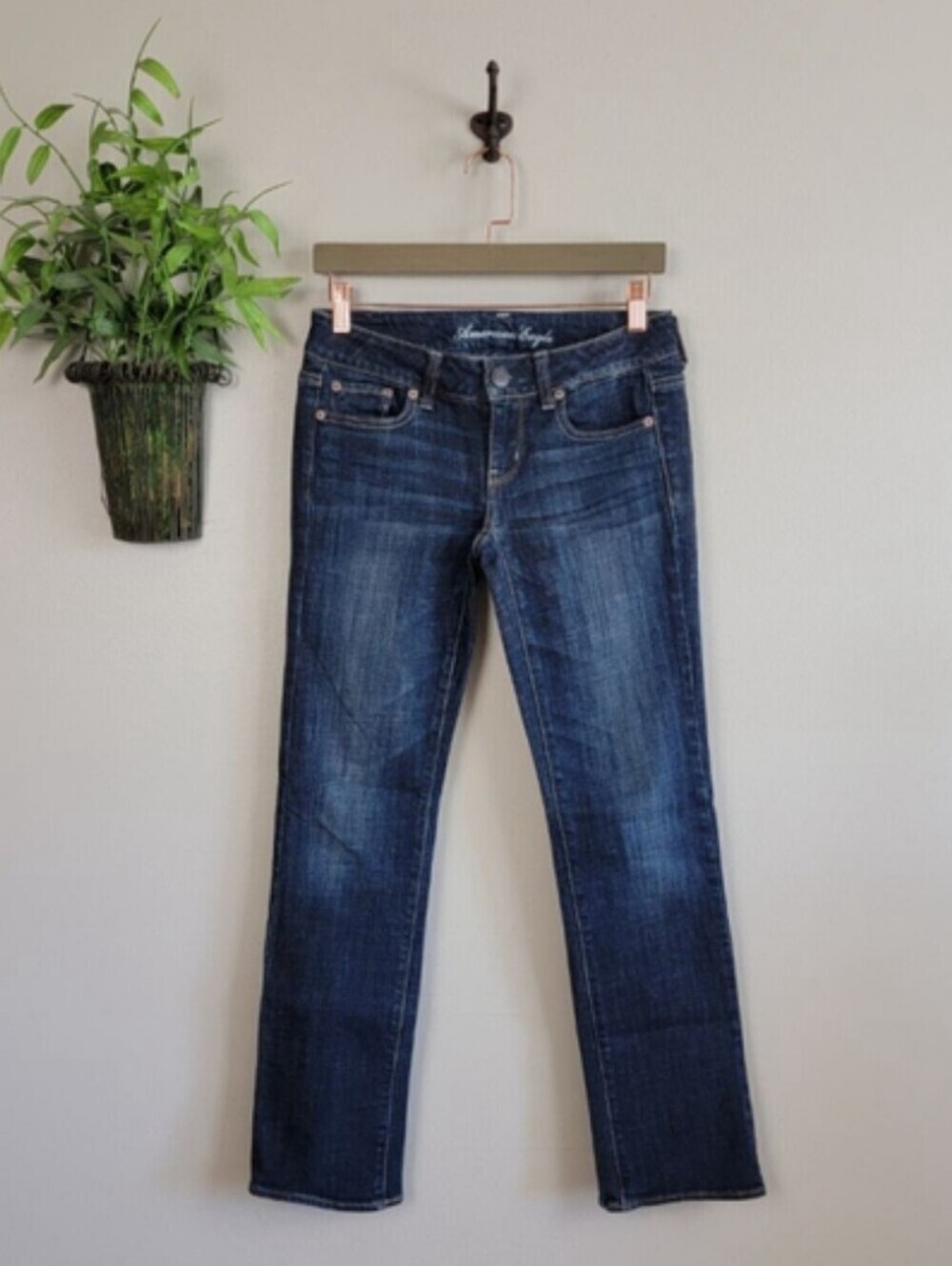 AE 0 American Eagle Straight Leg Jeans Dark Wash Low Rise Stretch Short Denim